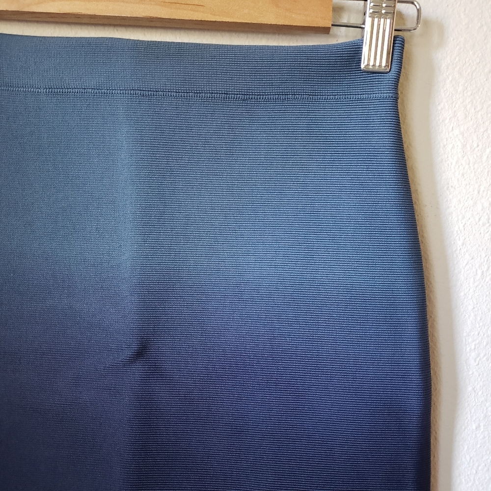 ❗SOLD❗BCBG MaxAzria Bandage Mini Skirt - Picture 4 of 11